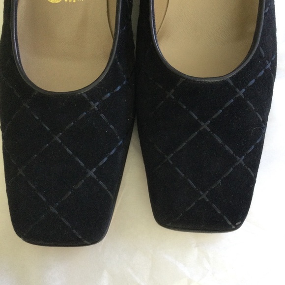 Salvatore Ferragamo Suede Pumps - Picture 11 of 11